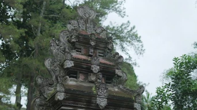 鹰航Wisnu Kencana巴厘岛公园的石碑