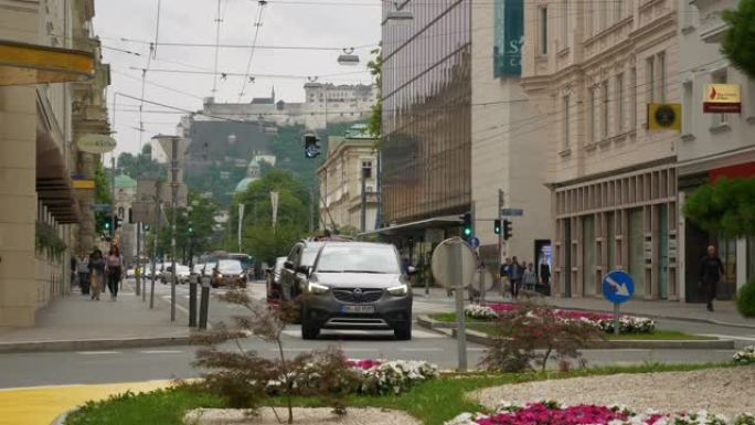 萨尔茨堡市中心著名交通街慢动作全景4k奥地利