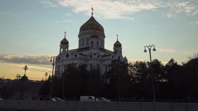 从游船到莫斯科的景色，基督救世主大教堂