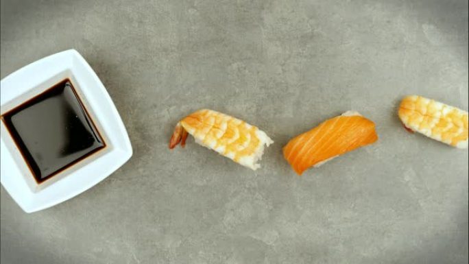 日本寿司食品。玛基和金枪鱼、鲑鱼、虾、螃蟹和鳄梨卷。什锦寿司。停止运动