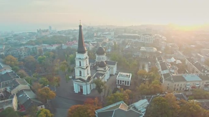 变形大教堂和敖德萨市中心的轨道航拍