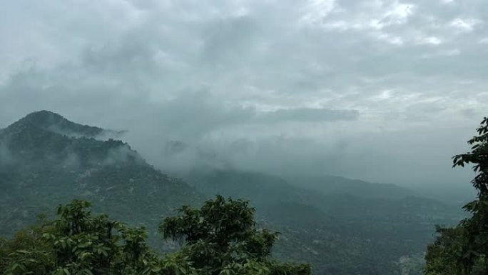 印度拉贾斯坦邦阿布山山上的云