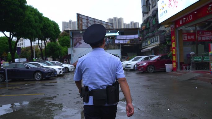 警察走路背影 警察形象