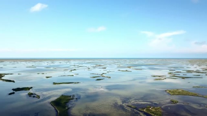 海上小岛的鸟瞰图海岛滩涂