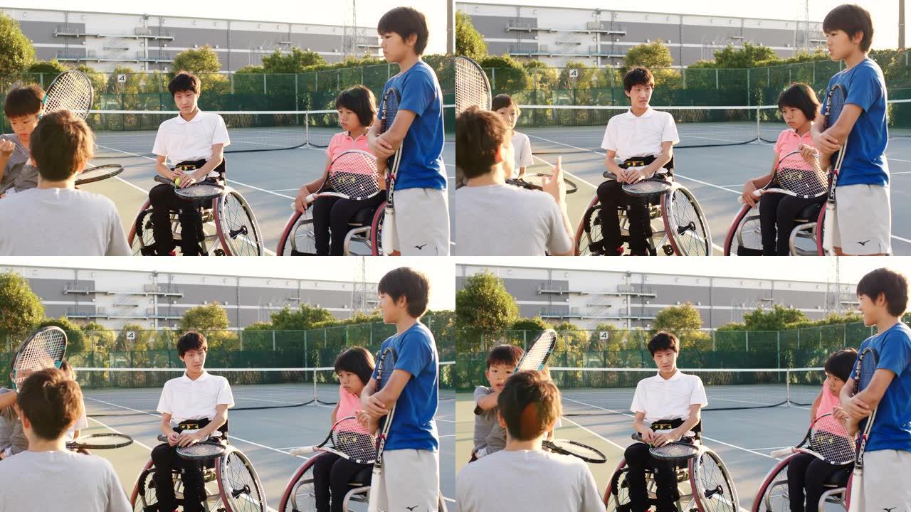 SLO MO广角镜头的教练谈话的一个团队的适应性网球运动员