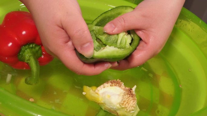 清洗彩椒甜椒柿子椒去籽洗菜 (5)