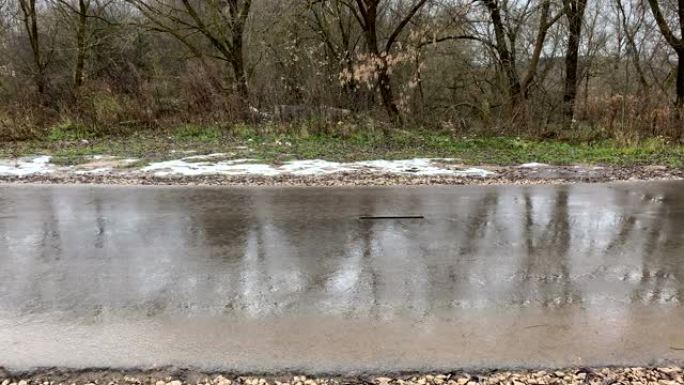 湿沥青道路下雨素材道路拍摄