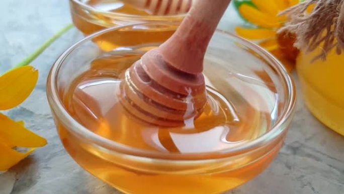 新鲜蜂蜜花金盏花蜂蜜搅拌蜂蜜天然蜂蜜