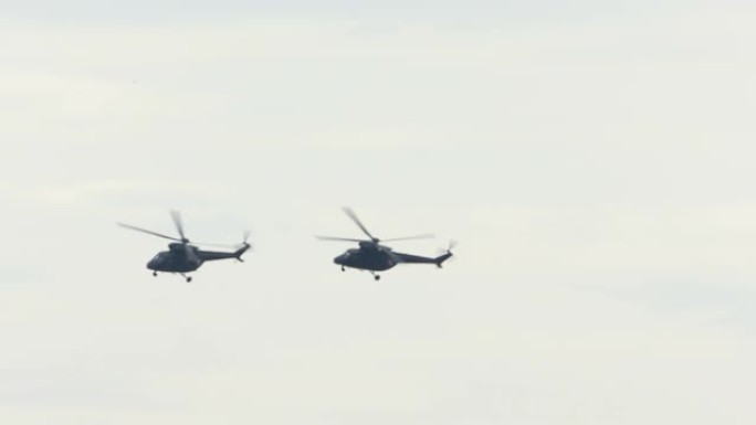 米-24直升机在航展上演习