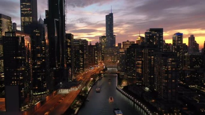 黄昏的芝加哥市中心