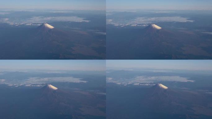 鸟瞰富士山 (富士山) 和蓝天。4K UHD
