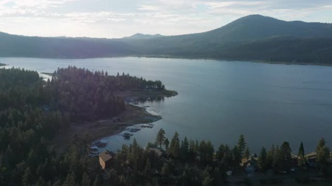 加利福尼亚州大熊湖的鸟瞰图