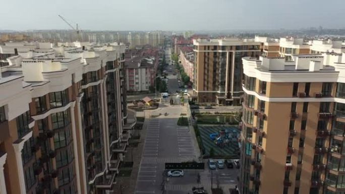 乌克兰基辅地区Sofievskaya Borschagovka-2020年10月: 公寓楼的鸟瞰图。