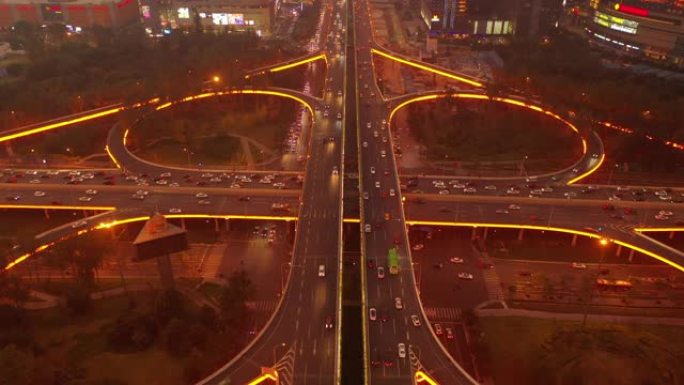 成都市日落时间夜间照明交通道路堵塞空中全景4k中国