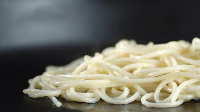 热蒸汽煮意大利面。