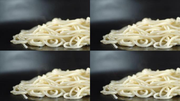 热蒸汽煮意大利面。