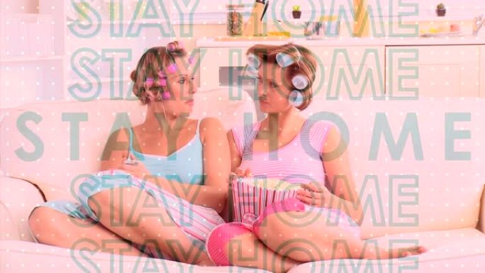 两名白人妇女吃爆米花的社交距离信息动画