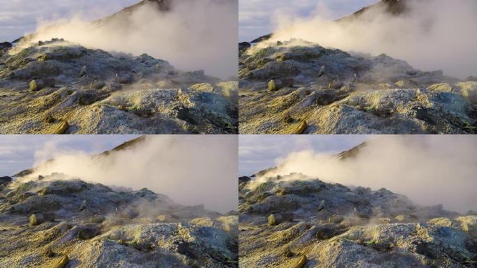 火山蒸汽从地下喷发，地下地热活动