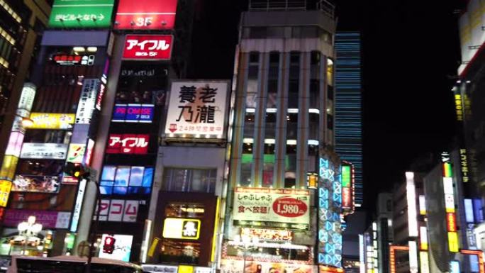 东京-新宿歌舞伎町夜间