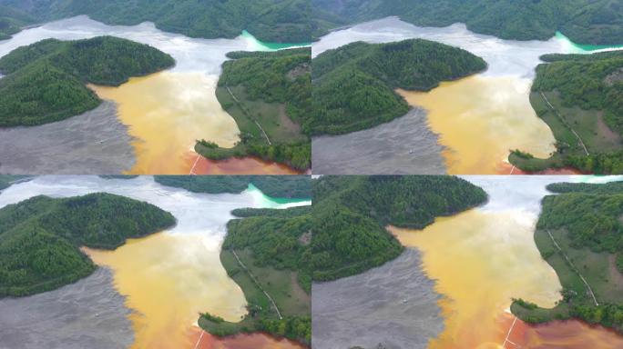 飞越一个充满采矿化学残留物的湖泊，金矿的氰化物污染。生态灾难，4k空中无人机视图