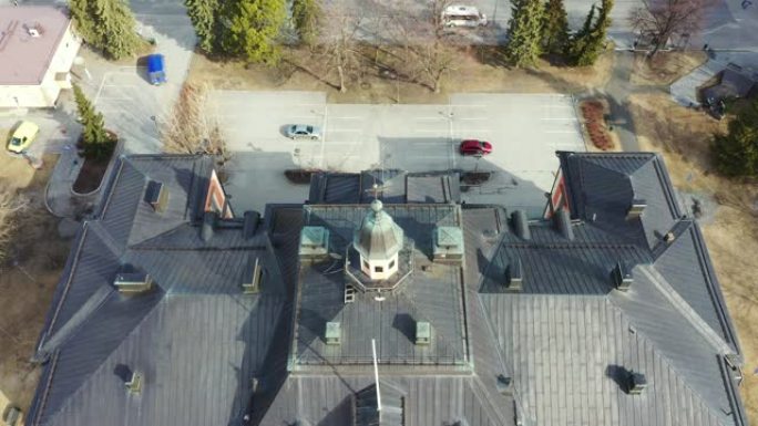 库奥皮奥市政厅屋顶鸟瞰图，芬兰。