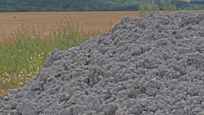 污水污泥将用于在农业领域扩散，诺曼底，慢动作4K