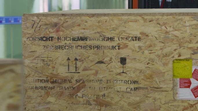 工人干活 产品组装 高科技设备 工厂员工