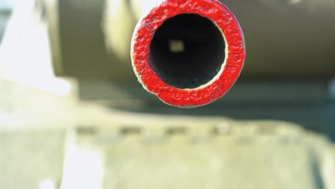 坦克的炮管。坦克炮管特写。