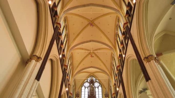 中世纪的教堂内部别墅背景城堡