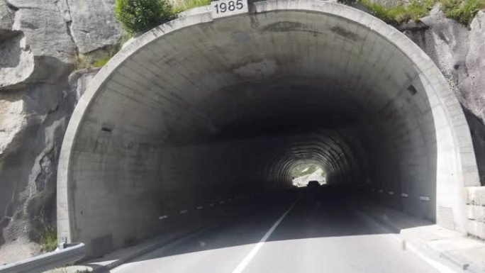 瑞士瓦莱州格里姆塞尔山口汽车路车窗FPV视图