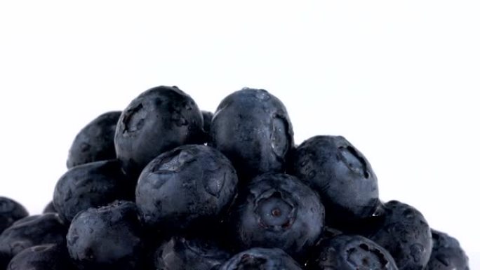 极端的新鲜蓝莓堆缓慢旋转