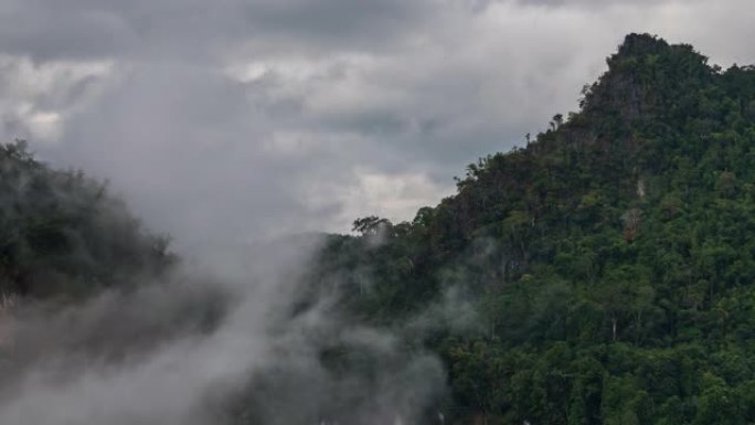 Umphang野生动物保护区的Tee Lo Su瀑布的延时。Tee Lo Su据称是泰国西北部最大，