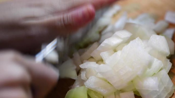 切洋葱切洋葱做饭蔬菜粒