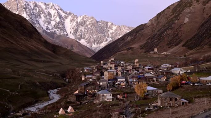 大高加索山脉和佐治亚州斯瓦涅蒂的Ushguli村。