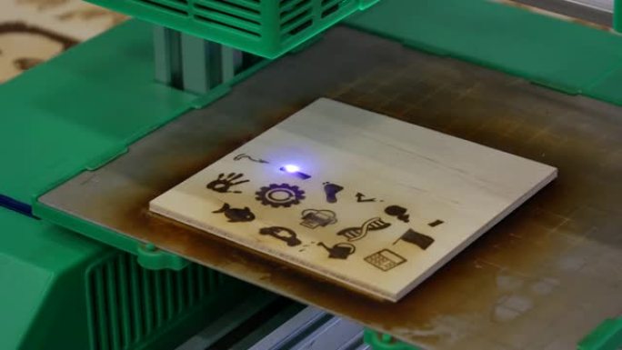 3D激光打印，将图纸燃烧成木板