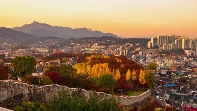 秋天日落时的首尔城市天际线