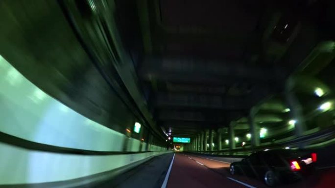 高速公路夜间行驶 | 超宽