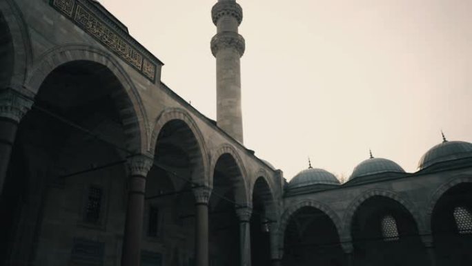 伊斯坦布尔苏莱曼清真寺的慢动作日落