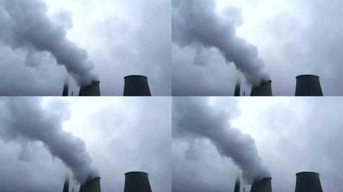 热站工业吸烟管道污染空气。