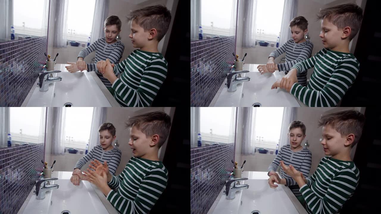 小男孩彻底洗手