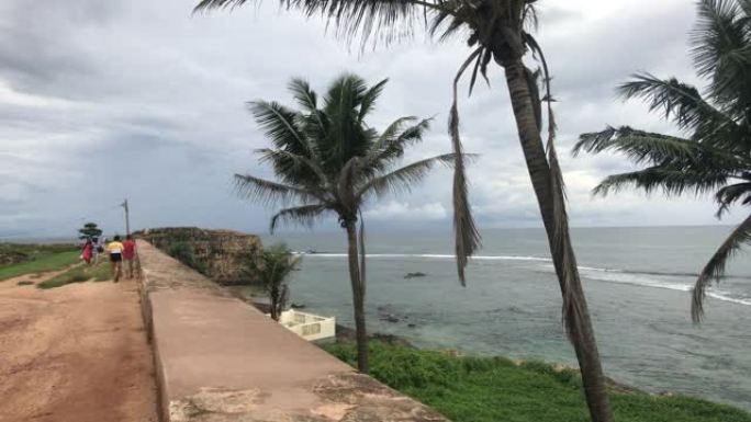 斯里兰卡加勒，侧边部分俯瞰大海的堡垒墙