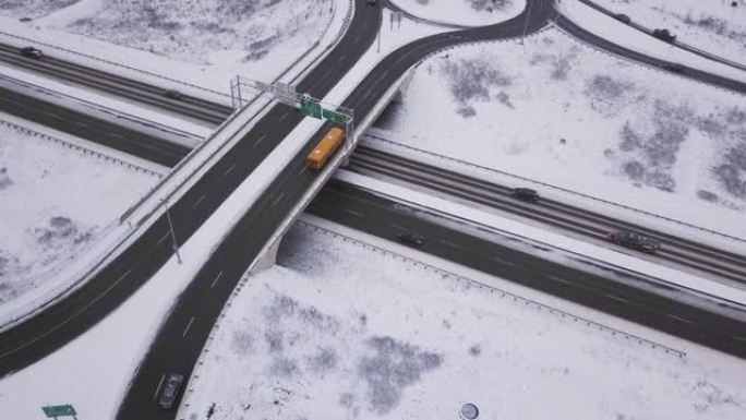 冬季校车乘坐冬季校车乘坐雪景