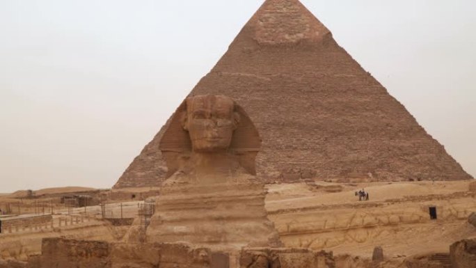 大狮身人面像，以Khafre金字塔为背景