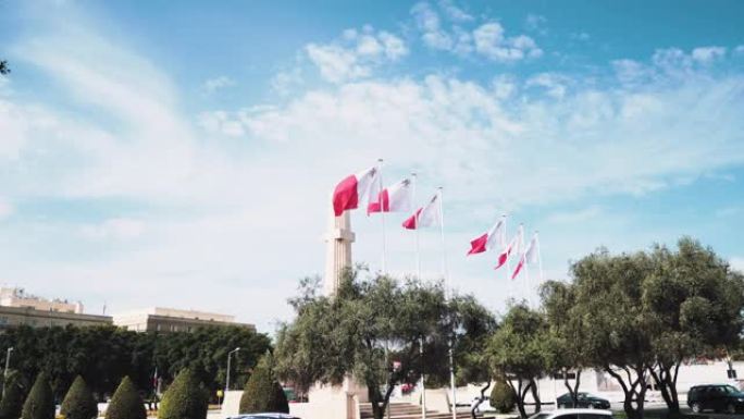 马耳他-地中海旅游目的地，马耳他首都瓦莱塔和带国旗的主广场