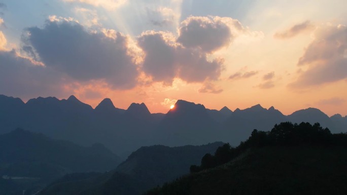 实拍广西馒头山夕阳