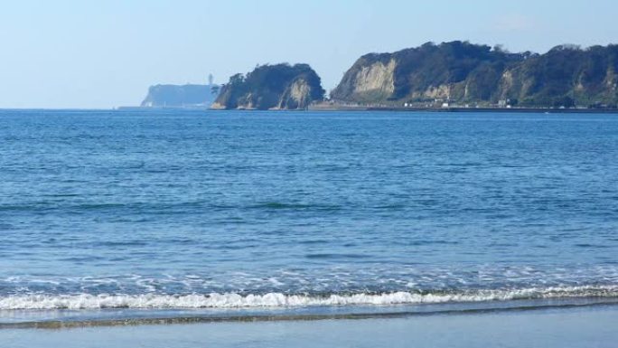 海浪在Zaimokuza海岸3上撞击