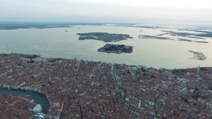 美丽威尼斯的鸟瞰图。日出。意大利。4K