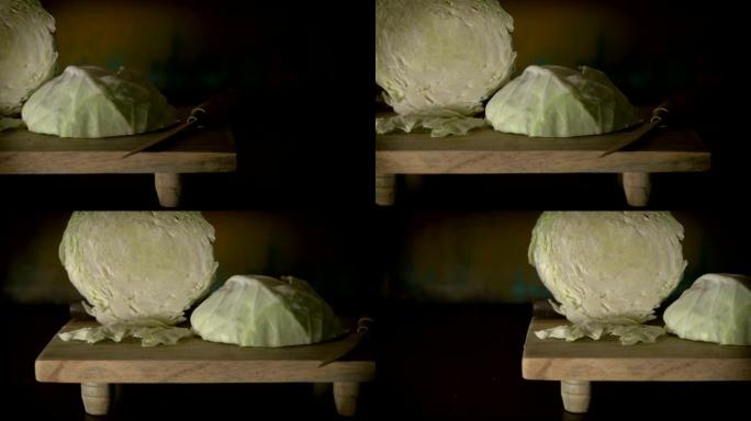 多莉拍摄的绿色白菜像文艺复兴时期的静物画一样排列