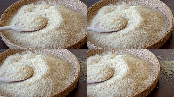 篮子里的白米饭。有机食品大米。