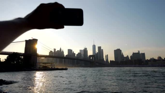 4k慢动作60fps拍摄纽约布鲁克林大桥的游客视点